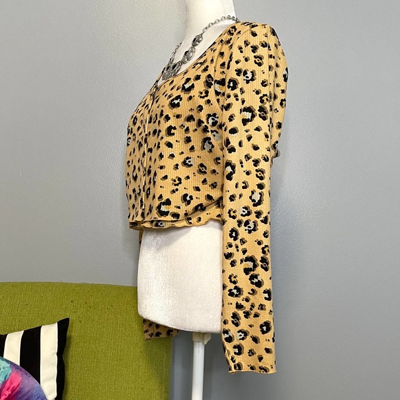 BP Leopard Animal Print Crop Top Twin Set Tank & Button Up NEW XL - Picture 4 of 6